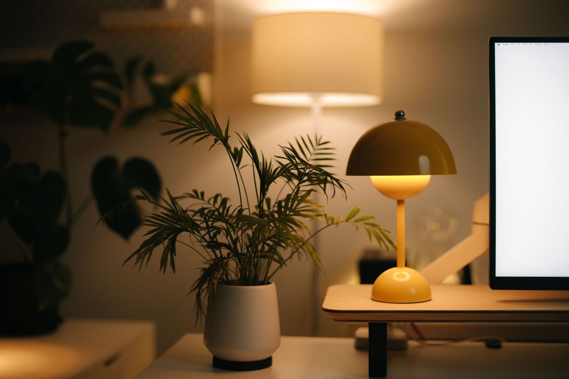 Best Color Temperature for a Home Office: 3000K vs 4000K vs 5000K