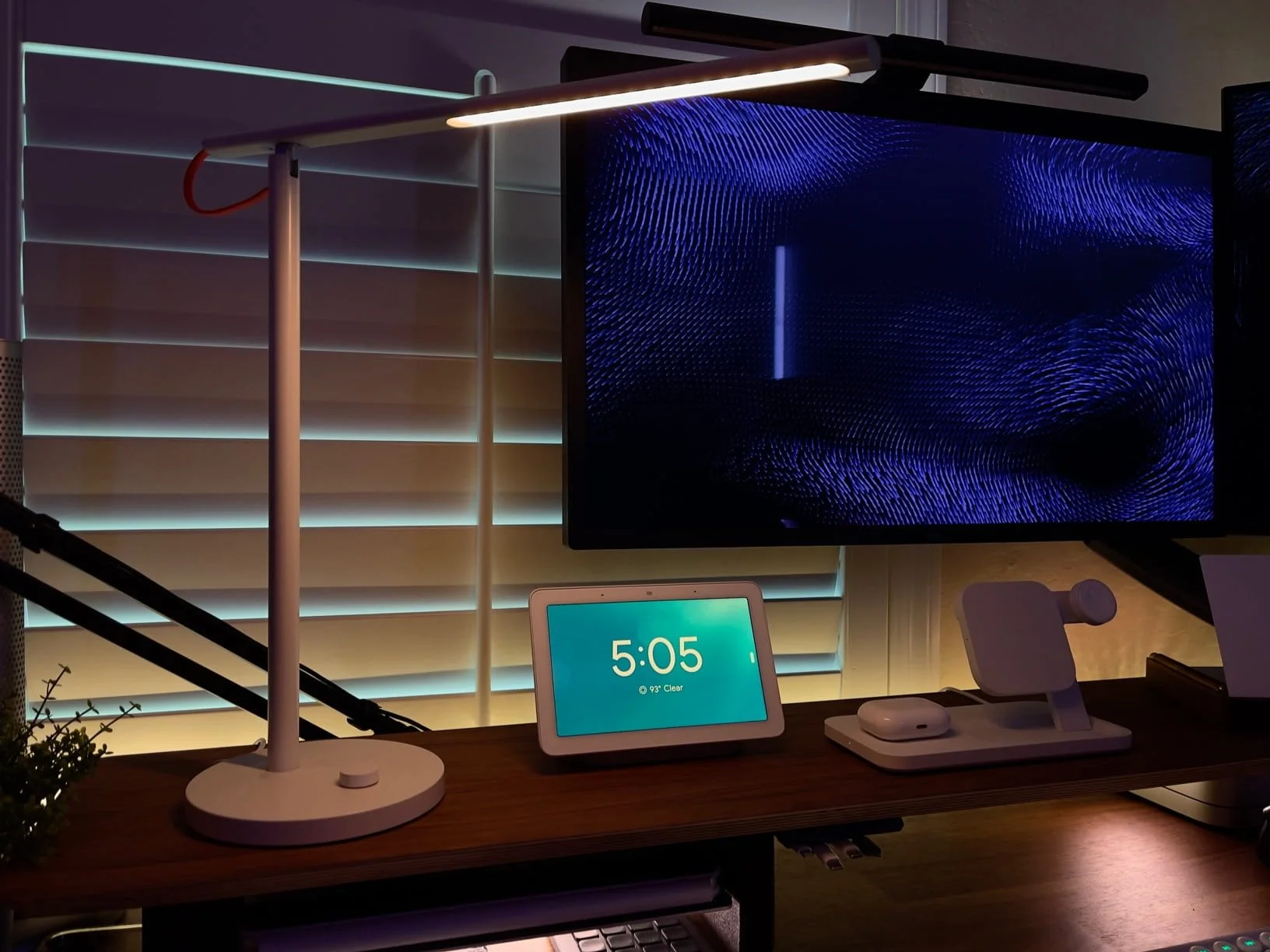 10 Best Desk Lamps for Home Offices (Buyer's Guide)