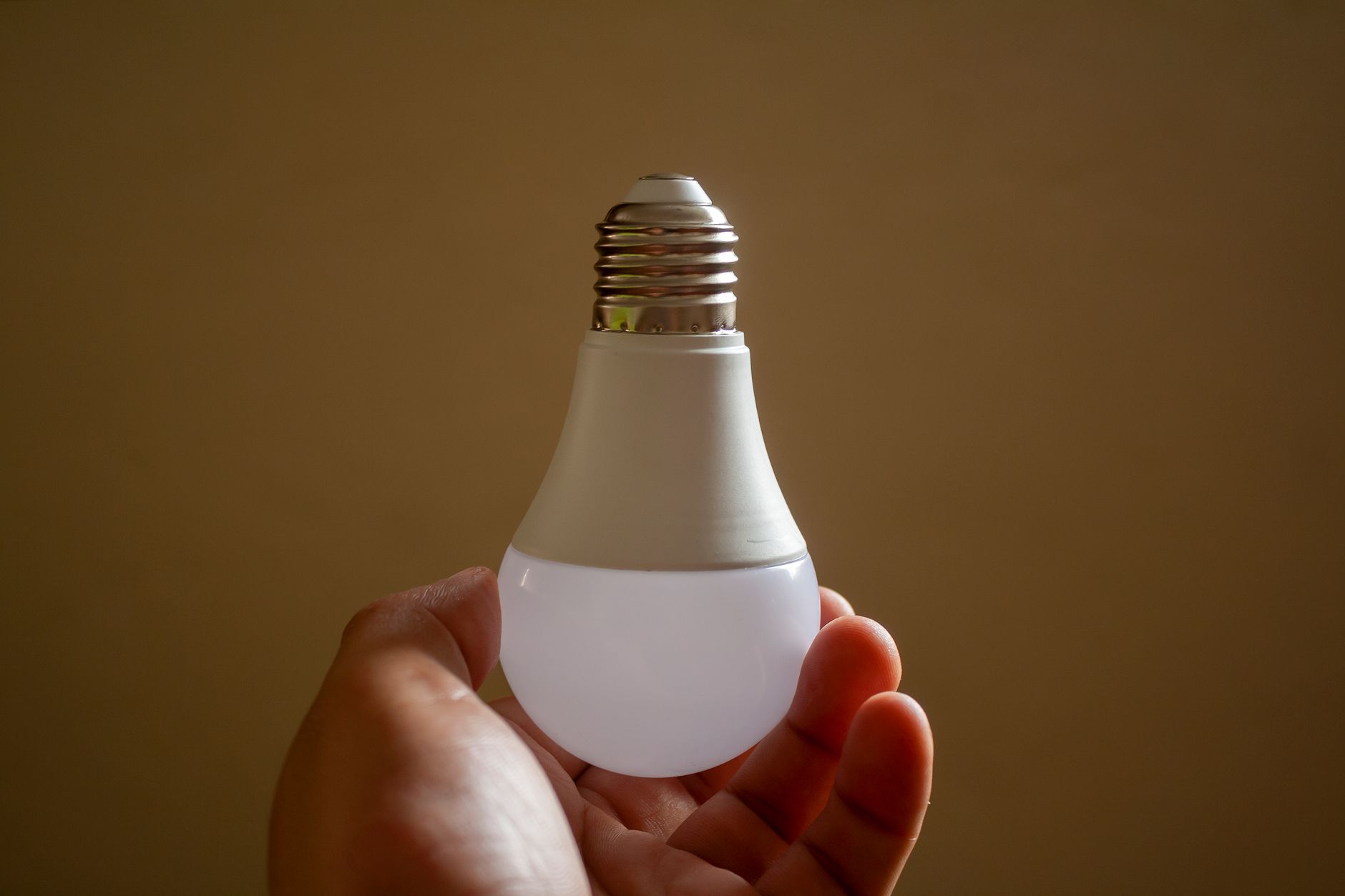 How to Choose the Best LED Bulbs for a Home Office (Specs & Quick Picks)