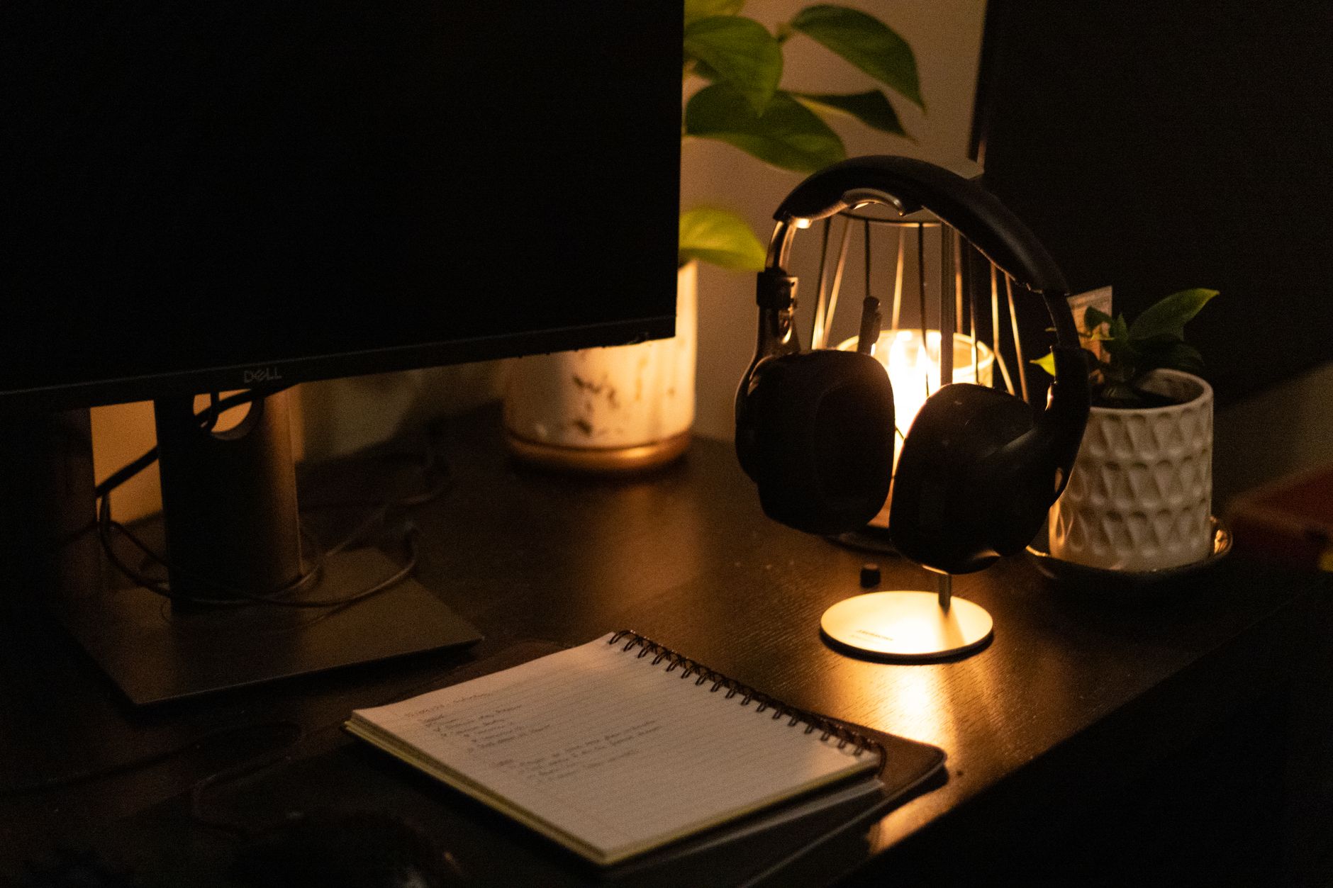 How to Choose Smart LED Bulbs for Your Home Office