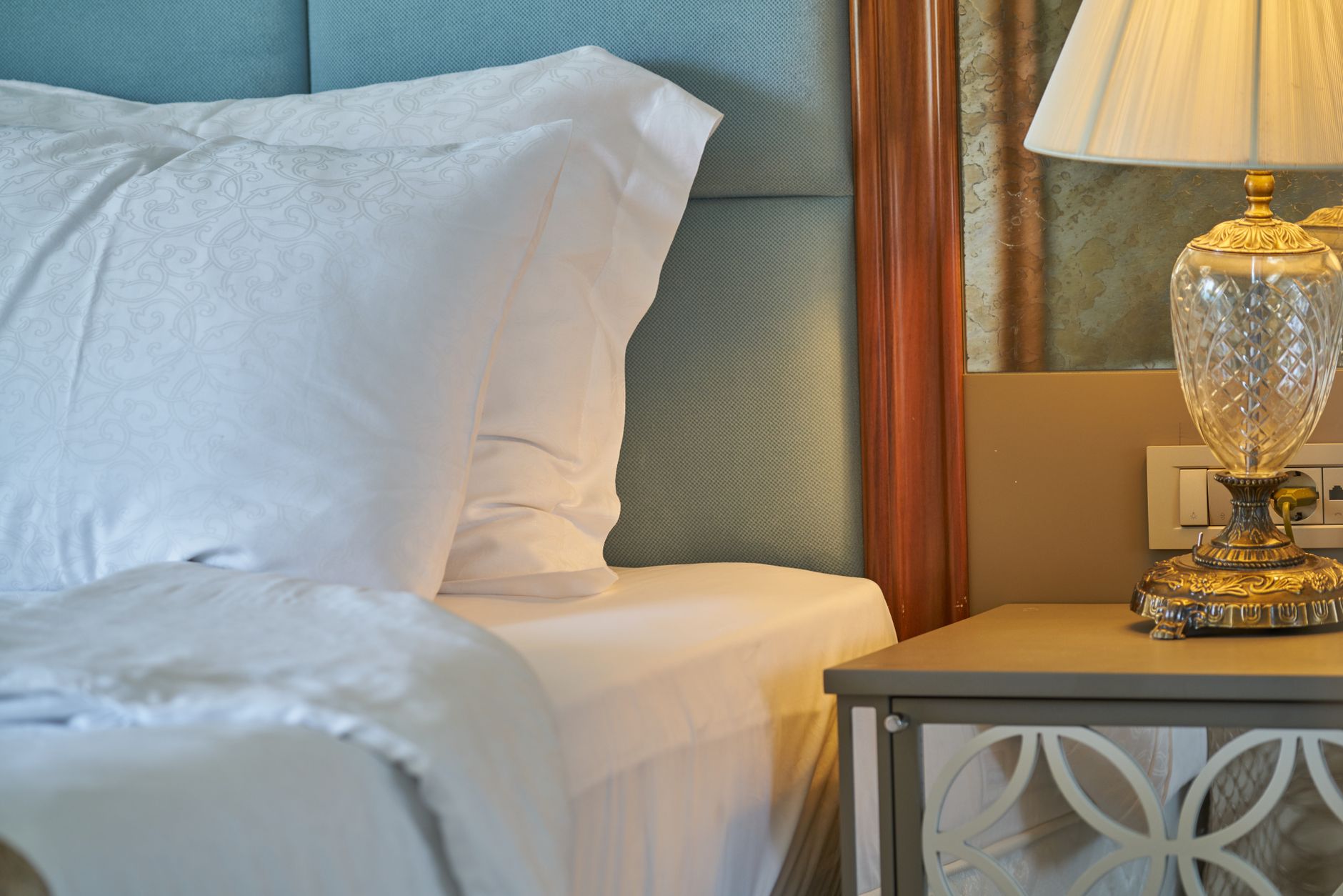 How to Choose the Perfect Bedside Lamp: A Complete Sizing & Styling Guide